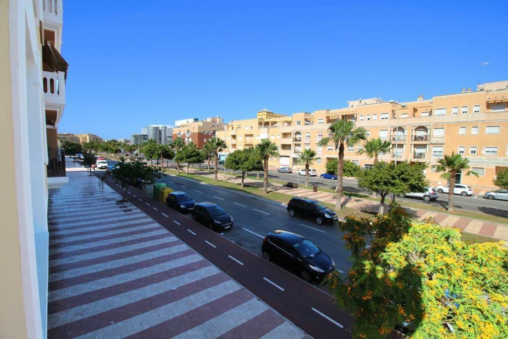 Atico Deluxe: Coastal Oasis with Pool, Gym & Terrace Apartment Roquetas de Mar Exterior photo